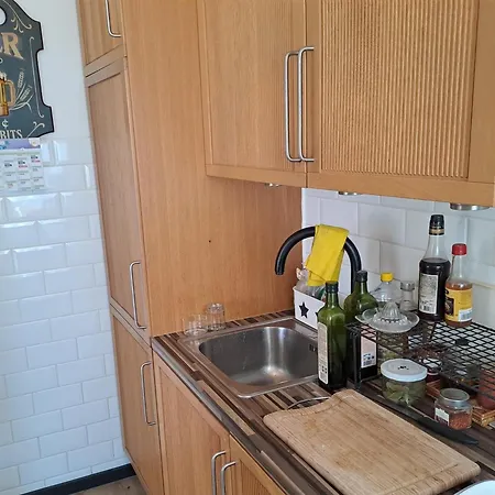 Cozy One-bedroom With Extra Sofa Bed In The Center Of T128 Oostende